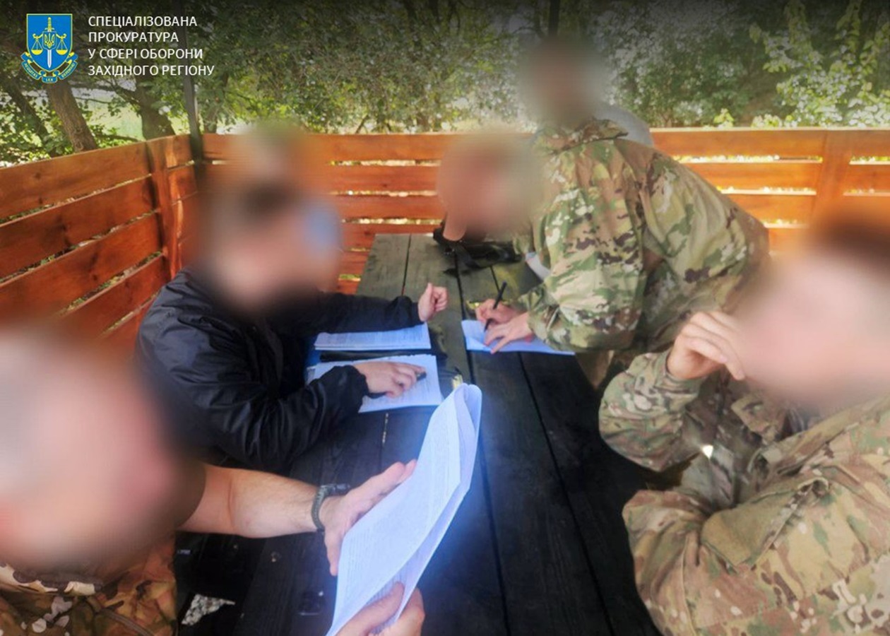 Двом нападникам на бійця Азову повідомили про підозру