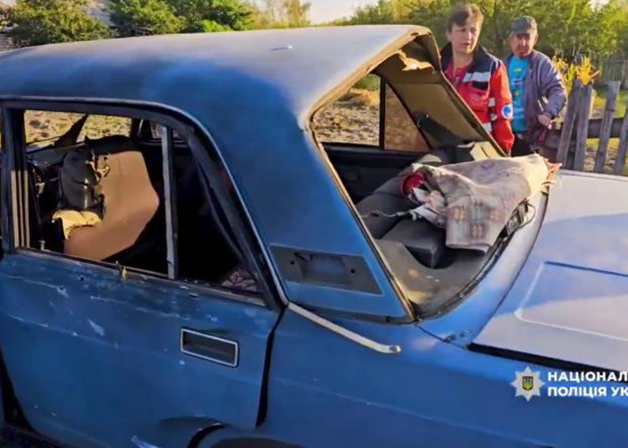 На Донеччині дрон РФ атакував цивільне авто, троє поранених