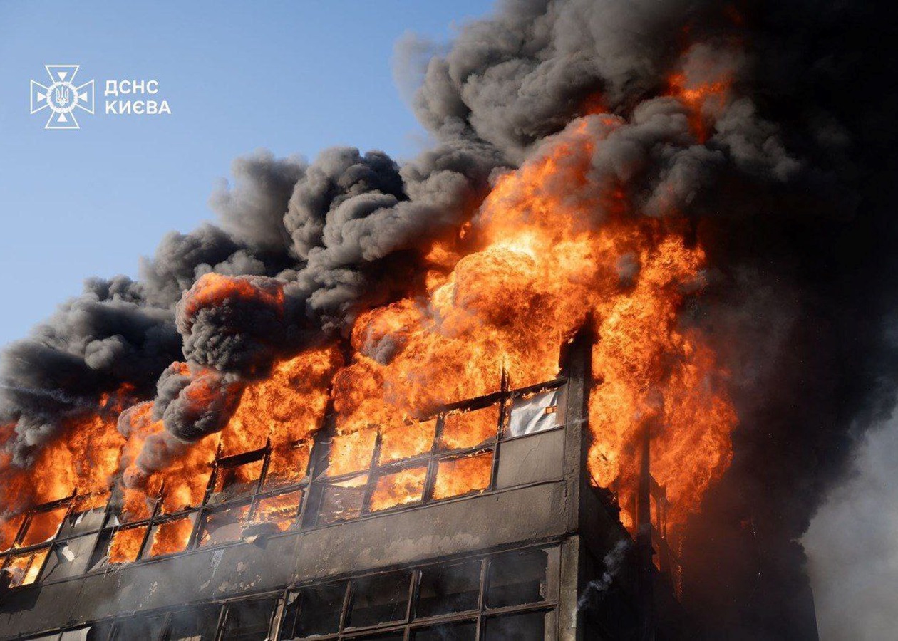 Вибухи на Київщині: реакція влади, зміни руху в УЗ