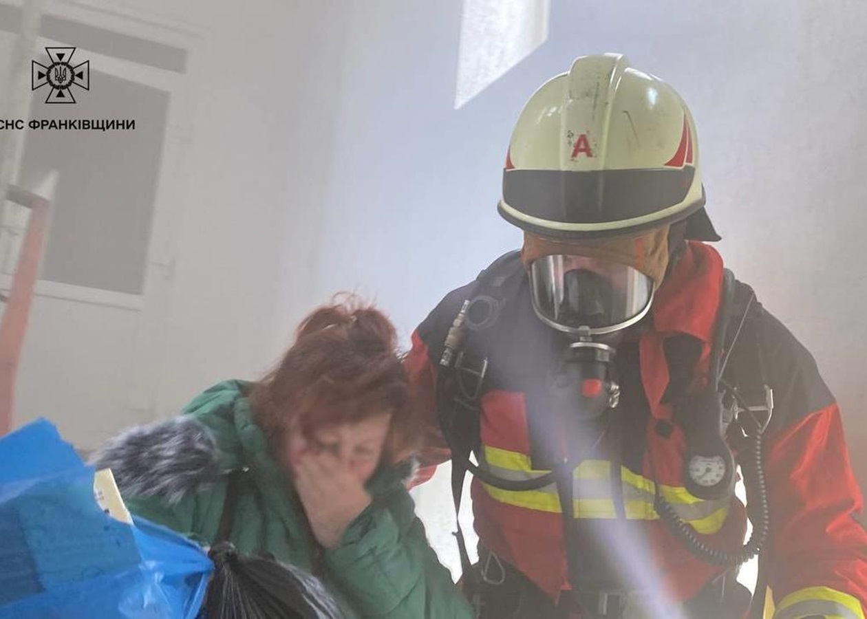 В Івано-Франківську стався вибух в офісі, є постраждалі