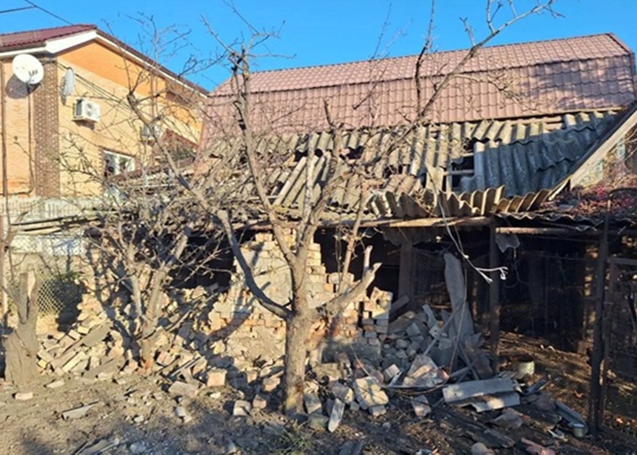 Росіяни вдарили по Дніпропетровщині, виникли пожежі