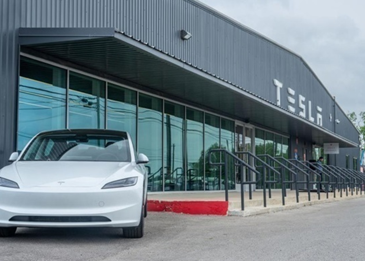 Tesla продовжує втрачати позиції в Європі