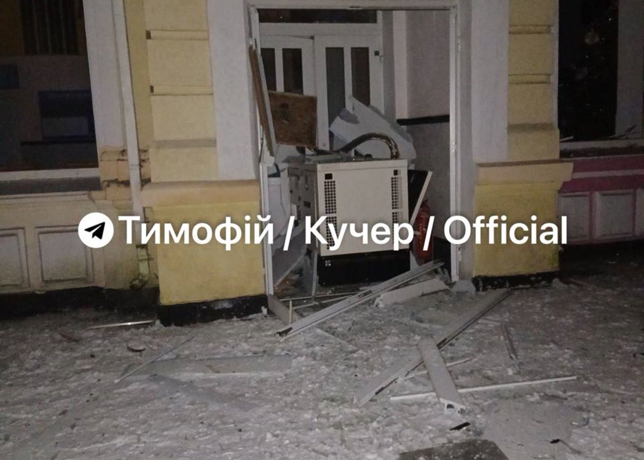 Росія пошкодила вокзал на Дніпропетровщині