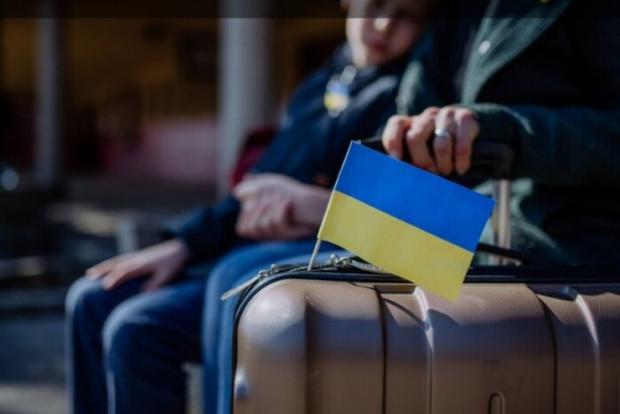 Нові правила вже з 1 лютого: Ось кого з українських біженців у Польщі позбавлять виплат