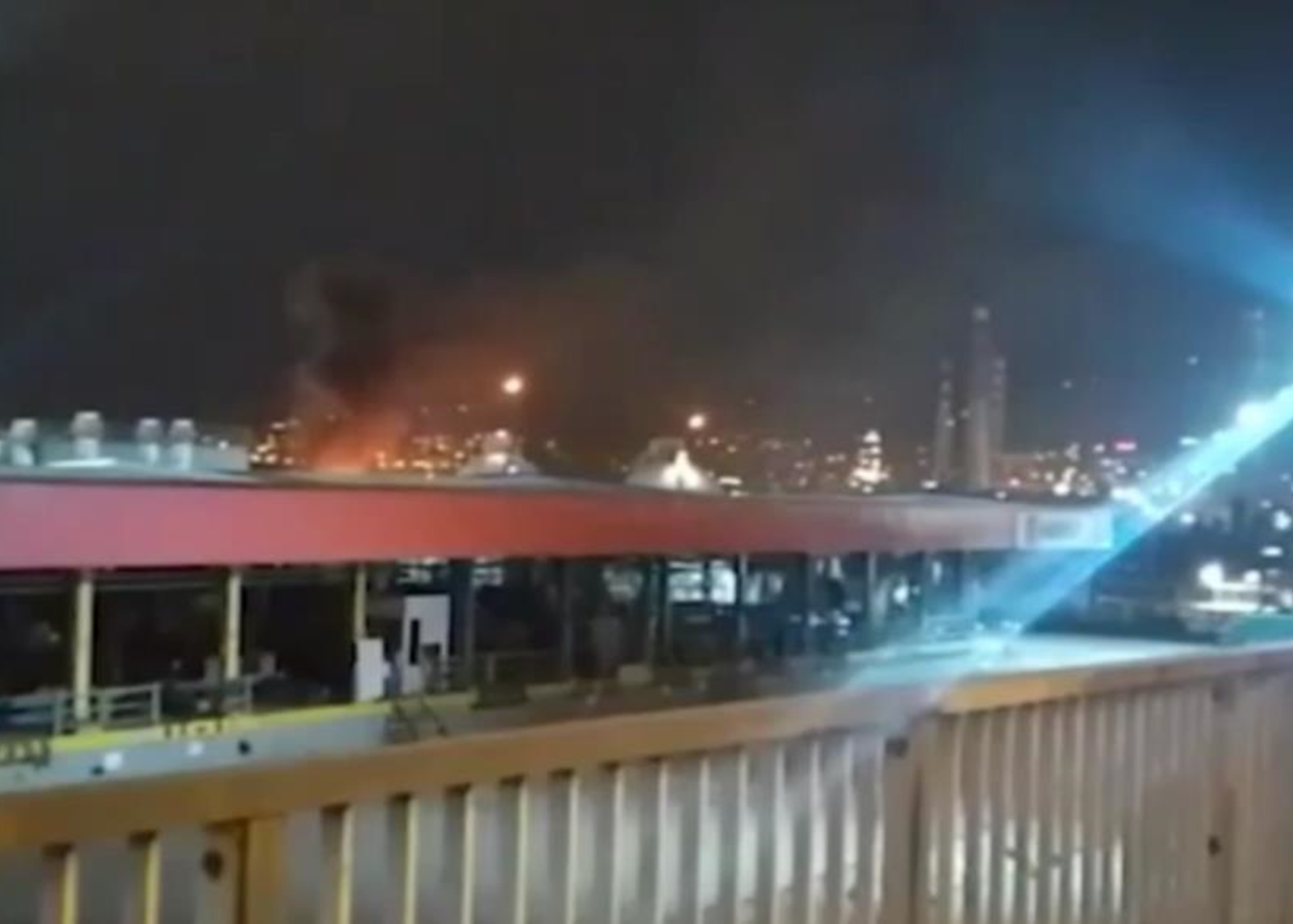 Біля Стамбула стався вибух на НПЗ