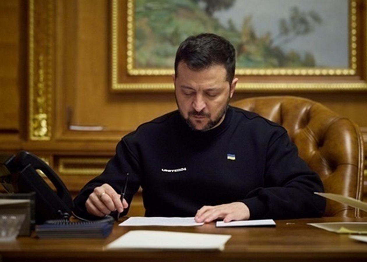 Зеленський підписав указ про службу 60+