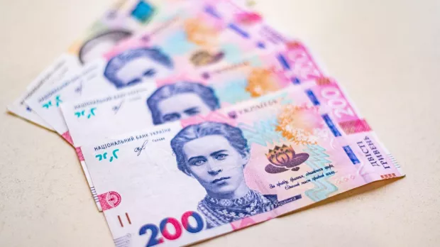 Щомісячна доплата у 800 грн для пенсіонерів: Хто може отримати і що варто знати