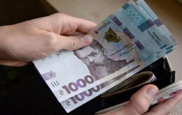 Українців 50+ дедалі активніше беруть на роботу: Ось які посади пропонують
