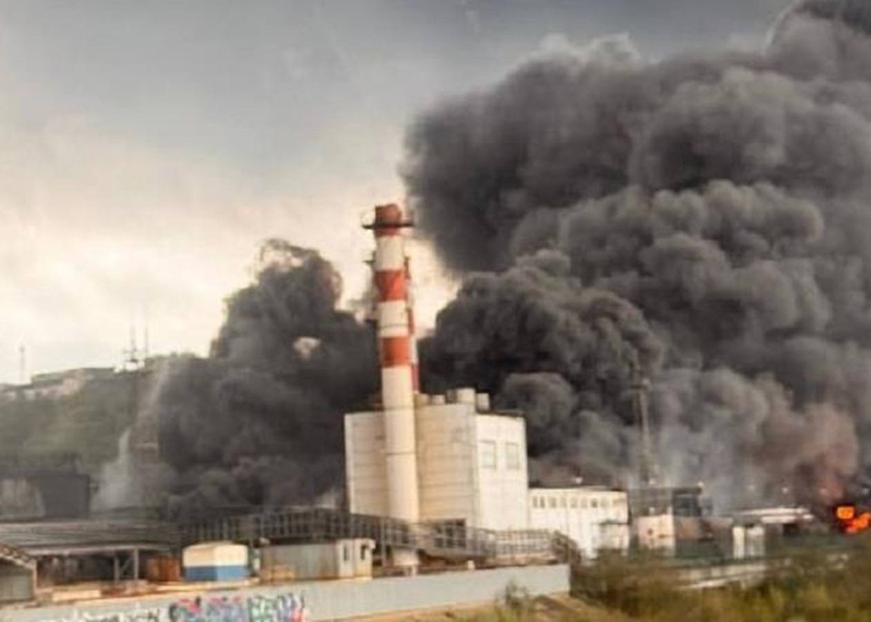 Генштаб підтвердив удари по НПЗ у Туапсе і Пермі