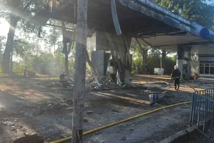 Удар по Миколаєву зранку: після атаки РФ пошкоджено дві автозаправки