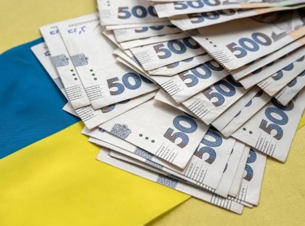 Українцям почали зараховувати стаж роботи за кордоном: Ось що змінилося та як оформити документи