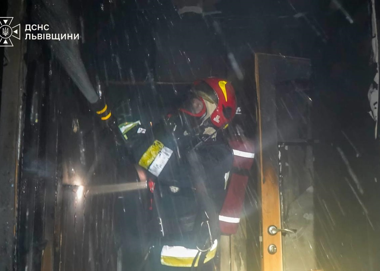 У Львові вибух акумулятора пробив стіну між квартирами