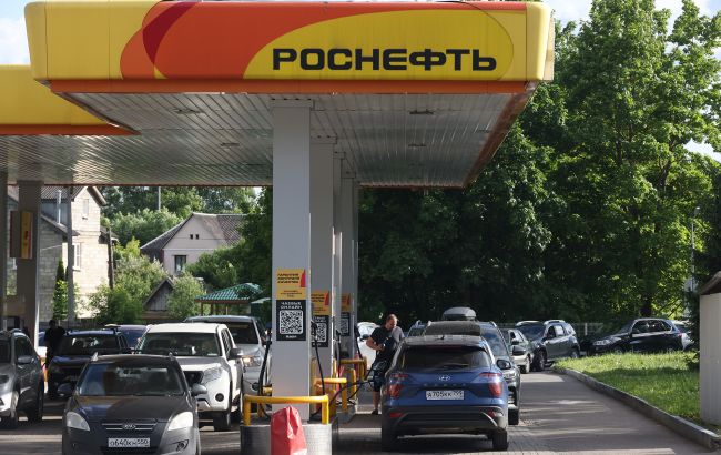 Росія вперше почала завозити бензин з Індії: українські удари вдарили по паливному ринку РФ