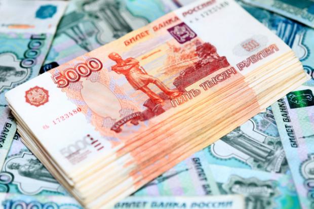 Російську економіку хочуть "підживити" грошима громадян - прокремлівський центр назвав масштаб проблеми