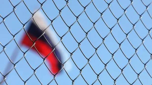 Санкції ЄС проти Росії опинилися під загрозою: Франція поставила умову щодо російського мільярдера