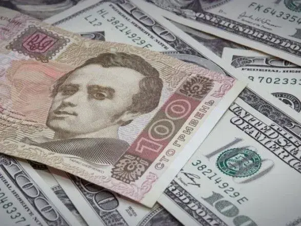 Експорт різко просів через проблеми з портами: Як це впливає на курс гривні